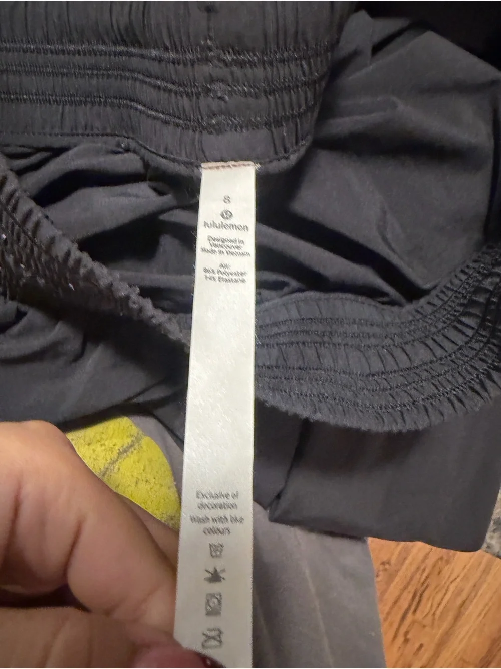 lululemon athletica Charcoal High-Low Smocked-Waist Skirt the everyday black 8